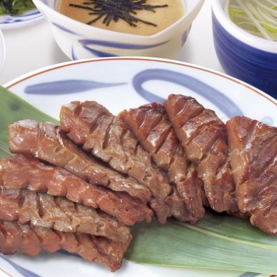 極上厚切り牛たん　しろたん