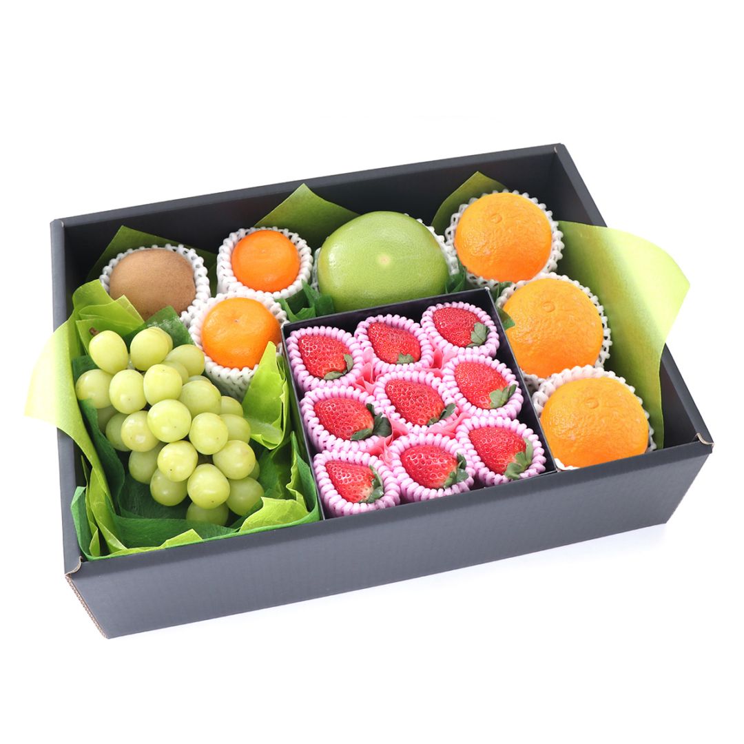 【送料込】【ご贈答】【当日出荷OK】旬のフルーツギフトＣ いちご キウイフルーツ シャインマスカット みかん メロゴールドまたは美...