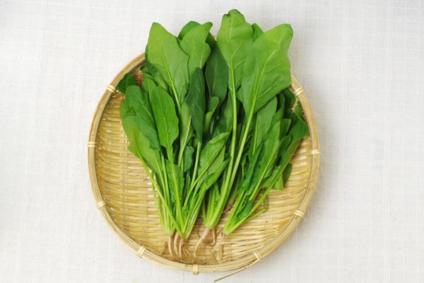 【無肥料・自然栽培】サラダほうれん草［徳島県：阿波ツクヨミファーム］【v400】※12/30(火)発送分